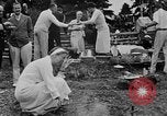 Immagine di Eleanor Roosevelt tours negli Stati Uniti United States USA, 1933, secondo 39 filmato di repertorio 65675069296