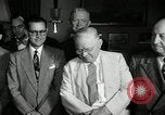 Image Harry S Truman signes Housing Act Washington DC USA, 1949, de la seconde 11 séquences d'archives historiques vidéo 65675069315