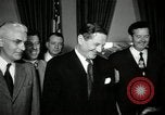 Image Harry S Truman signes Housing Act Washington DC USA, 1949, de la seconde 15 séquences d'archives historiques vidéo 65675069315