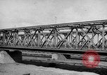 Standbild Deutsche Truppen reparieren Brücke Polen, 1939, aus Sekunde 8 historischem Filmmaterial Videoclip 65675069323