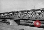 Standbild Deutsche Truppen reparieren Brücke Polen, 1939, aus Sekunde 9 historischem Filmmaterial Videoclip 65675069323
