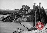 Standbild Deutsche Truppen reparieren Brücke Polen, 1939, aus Sekunde 17 historischem Filmmaterial Videoclip 65675069323