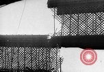 Standbild Deutsche Truppen reparieren Brücke Polen, 1939, aus Sekunde 23 historischem Filmmaterial Videoclip 65675069323