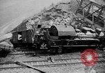 Standbild Deutsche Truppen reparieren Brücke Polen, 1939, aus Sekunde 26 historischem Filmmaterial Videoclip 65675069323