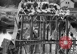 Standbild Deutsche Truppen reparieren Brücke Polen, 1939, aus Sekunde 39 historischem Filmmaterial Videoclip 65675069323
