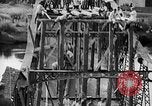 Standbild Deutsche Truppen reparieren Brücke Polen, 1939, aus Sekunde 40 historischem Filmmaterial Videoclip 65675069323