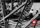 Standbild Deutsche Truppen reparieren Brücke Polen, 1939, aus Sekunde 44 historischem Filmmaterial Videoclip 65675069323