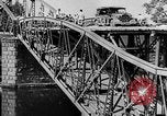 Standbild Deutsche Truppen reparieren Brücke Polen, 1939, aus Sekunde 49 historischem Filmmaterial Videoclip 65675069323