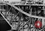 Standbild Deutsche Truppen reparieren Brücke Polen, 1939, aus Sekunde 51 historischem Filmmaterial Videoclip 65675069323