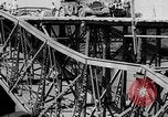 Standbild Deutsche Truppen reparieren Brücke Polen, 1939, aus Sekunde 52 historischem Filmmaterial Videoclip 65675069323