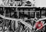 Standbild Deutsche Truppen reparieren Brücke Polen, 1939, aus Sekunde 55 historischem Filmmaterial Videoclip 65675069323