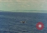 Standbild OS2U Kingfisher katapultiert Pazifik, 1945, aus Sekunde 48 historischem Filmmaterial Videoclip 65675069342