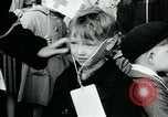 Standbild deutsche Kinder Deutschland, 1954, aus Sekunde 10 historischem Filmmaterial Videoclip 65675069355