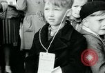 Standbild deutsche Kinder Deutschland, 1954, aus Sekunde 13 historischem Filmmaterial Videoclip 65675069355