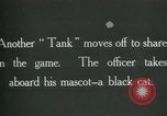 Standbild Crew trägt britischer Mark I Tank Frankreich, 1916, aus Sekunde 5 historischem Filmmaterial Videoclip 65675069363