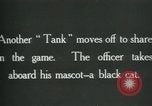Standbild Crew trägt britischer Mark I Tank Frankreich, 1916, aus Sekunde 6 historischem Filmmaterial Videoclip 65675069363