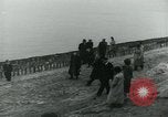 Immagine di Mare del Nord alluvione Kortgene Paesi Bassi, 1953, secondo 60 filmato di repertorio 65675069367