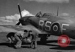Standbild Royal Air Force 33 Squadron Tunesien Nordafrika, 1942, aus Sekunde 53 historischem Filmmaterial Videoclip 65675069410