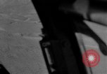 Standbild US Army Air Forces P-38 Flugzeuge auf die Bombardierung Mission Sizilien Italien, 1943, aus Sekunde 57 historischem Filmmaterial Videoclip 65675069415