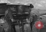 Standbild P-38 Bombardierung Mission Sizilien Italien, 1943, aus Sekunde 50 historischem Filmmaterial Videoclip 65675069418