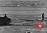 Standbild Strand Hindernisse Vereinigtes Königreich, 1942, aus Sekunde 31 historischem Filmmaterial Videoclip 65675069423