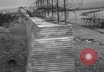 Image d'obstacles sur les plages Royaume-Uni, 1942, de la seconde 19 séquences d'archives historiques vidéo 65675069424