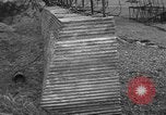 Image d'obstacles sur les plages Royaume-Uni, 1942, de la seconde 21 séquences d'archives historiques vidéo 65675069424