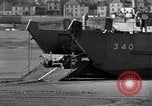 Image d'obstacles sur les plages Royaume-Uni, 1942, de la seconde 25 séquences d'archives historiques vidéo 65675069424