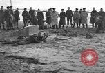 Image d'obstacles sur les plages Royaume-Uni, 1942, de la seconde 6 séquences d'archives historiques vidéo 65675069427