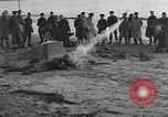 Image d'obstacles sur les plages Royaume-Uni, 1942, de la seconde 10 séquences d'archives historiques vidéo 65675069427