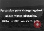 Image d'obstacles sur les plages Royaume-Uni, 1942, de la seconde 1 séquences d'archives historiques vidéo 65675069429