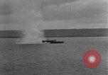 Image d'obstacles sur les plages Royaume-Uni, 1942, de la seconde 23 séquences d'archives historiques vidéo 65675069429