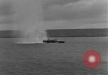 Image d'obstacles sur les plages Royaume-Uni, 1942, de la seconde 24 séquences d'archives historiques vidéo 65675069429