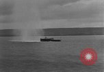 Image d'obstacles sur les plages Royaume-Uni, 1942, de la seconde 25 séquences d'archives historiques vidéo 65675069429