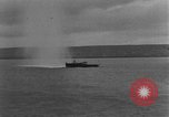 Image d'obstacles sur les plages Royaume-Uni, 1942, de la seconde 26 séquences d'archives historiques vidéo 65675069429