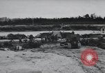 Standbild Bailey Brückenbau Frankreich, 1944, aus Sekunde 12 historischem Filmmaterial Videoclip 65675069434