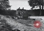 Standbild Bailey Brückenbau Frankreich, 1944, aus Sekunde 16 historischem Filmmaterial Videoclip 65675069434
