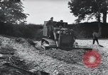 Standbild Bailey Brückenbau Frankreich, 1944, aus Sekunde 18 historischem Filmmaterial Videoclip 65675069434
