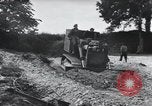Standbild Bailey Brückenbau Frankreich, 1944, aus Sekunde 19 historischem Filmmaterial Videoclip 65675069434