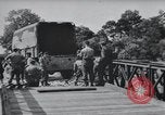 Standbild Bailey Brückenbau Frankreich, 1944, aus Sekunde 24 historischem Filmmaterial Videoclip 65675069434