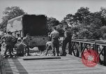 Standbild Bailey Brückenbau Frankreich, 1944, aus Sekunde 26 historischem Filmmaterial Videoclip 65675069434