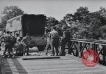 Standbild Bailey Brückenbau Frankreich, 1944, aus Sekunde 28 historischem Filmmaterial Videoclip 65675069434