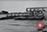 Standbild Bailey Brückenbau Frankreich, 1944, aus Sekunde 36 historischem Filmmaterial Videoclip 65675069434