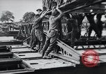Standbild Bailey Brückenbau Frankreich, 1944, aus Sekunde 42 historischem Filmmaterial Videoclip 65675069434