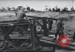 Standbild Bailey Brückenbau Frankreich, 1944, aus Sekunde 56 historischem Filmmaterial Videoclip 65675069434