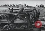 Standbild Bailey Brückenbau Frankreich, 1944, aus Sekunde 57 historischem Filmmaterial Videoclip 65675069434