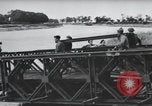 Standbild Bailey Brückenbau Frankreich, 1944, aus Sekunde 60 historischem Filmmaterial Videoclip 65675069434