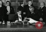 Immagine di Patto europeo firmato Roma Italia, 1935, secondo 21 filmato di repertorio 65675069440