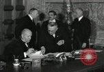 Immagine di Patto europeo firmato Roma Italia, 1935, secondo 29 filmato di repertorio 65675069440