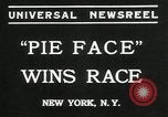 Image pie concours de manger New York United States USA, 1935, de la seconde 5 séquences d'archives historiques vidéo 65675069441